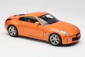 Nissan 350Z Z33 Sunset Orange AUTOart 1:18 77312 Metal - imagen 6 de 8
