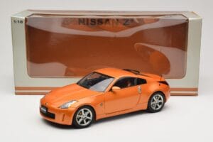 Nissan 350Z Z33 Sunset Orange AUTOart 1:18 77312 Metal - imagen 8 de 8