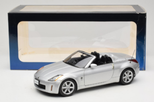 Nissan Fairlady Z Z33 Roadster Diamond Silver AUTOart 1:18 77376 Metal - imagen 8 de 8