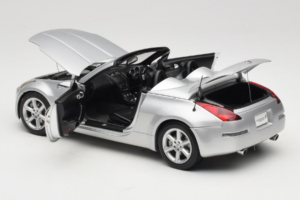Nissan Fairlady Z Z33 Roadster Diamond Silver AUTOart 1:18 77376 Metal - imagen 5 de 8