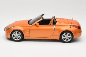 Nissan Fairlady Z Z33 Roadster Sunset Orange AUTOart 1:18 77377 Metal - imagen 4 de 8