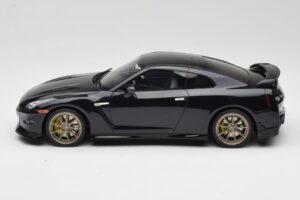 Nissan GT-R R35 Takumi Edition Midnight Purple GT Spirit 1:18 GT932 Resina - imagen 3 de 6