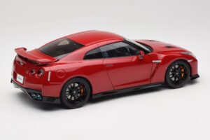 Nissan GT-R R35 Track Edition NISMO Vibrant Red MotorHelix 1:18 M83511 Metal - imagen 3 de 8