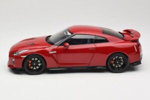 Nissan GT-R R35 Track Edition NISMO Vibrant Red MotorHelix 1:18 M83511 Metal - imagen 4 de 8