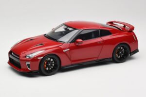 Nissan GT-R R35 Track Edition NISMO Vibrant Red MotorHelix 1:18 M83511 Metal