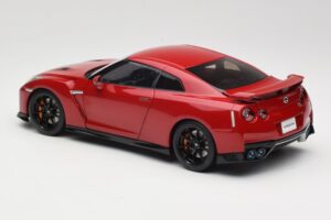 Nissan GT-R R35 Track Edition NISMO Vibrant Red MotorHelix 1:18 M83511 Metal - imagen 7 de 8