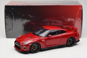 Nissan GT-R R35 Track Edition NISMO Vibrant Red MotorHelix 1:18 M83511 Metal - imagen 8 de 8