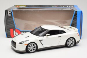 Nissan GT-R R35 Blanco Bburago 1:18 18-12079 Metal - imagen 8 de 8