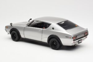 Nissan Skyline 2000 GT-R KPGC110 Plata Kyosho 1:18 08255S Metal - imagen 7 de 8