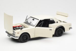 Nissan Skyline 2000 GT-R KPGC110 Blanco Kyosho 1:18 08127W Metal - imagen 2 de 8