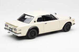 Nissan Skyline 2000 GT-R KPGC110 Blanco Kyosho 1:18 08127W Metal - imagen 3 de 8