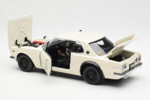 Nissan Skyline 2000 GT-R KPGC110 Blanco Kyosho 1:18 08127W Metal - imagen 5 de 8