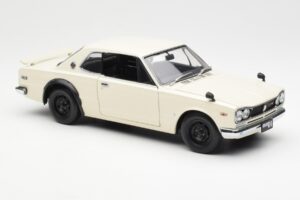 Nissan Skyline 2000 GT-R KPGC110 Blanco Kyosho 1:18 08127W Metal - imagen 6 de 8
