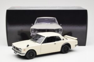 Nissan Skyline 2000 GT-R KPGC110 Blanco Kyosho 1:18 08127W Metal - imagen 8 de 8
