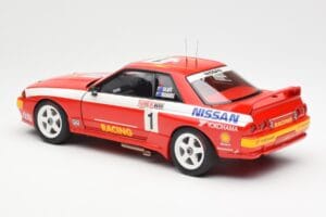 Nissan Skyline GT-R R32 #1 J. Richards / M. Skaife Bathurst 1000 Winner 1992 AUTOart 1:18 89279 Metal - imagen 7 de 8