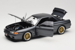 Nissan Skyline GT-R R32 V-Spec II Tuned Gun Grey Metallic AUTOart 1:18 77417 Metal - imagen 2 de 8