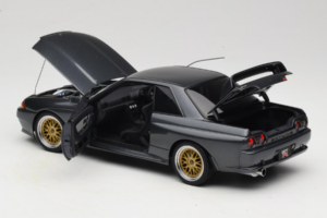 Nissan Skyline GT-R R32 V-Spec II Tuned Gun Grey Metallic AUTOart 1:18 77417 Metal - imagen 5 de 8