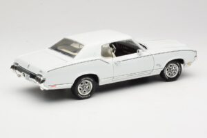 Oldsmobile Cutlass SX Blanco ERTL 1:18 33775 Metal - imagen 3 de 8