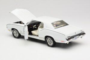 Oldsmobile Cutlass SX Blanco ERTL 1:18 33775 Metal - imagen 5 de 8