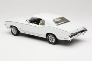 Oldsmobile Cutlass SX Blanco ERTL 1:18 33775 Metal - imagen 7 de 8