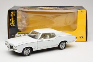 Oldsmobile Cutlass SX Blanco ERTL 1:18 33775 Metal - imagen 8 de 8