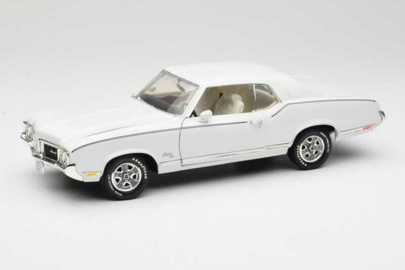 Oldsmobile Cutlass SX Blanco ERTL 1:18 33775 Metal