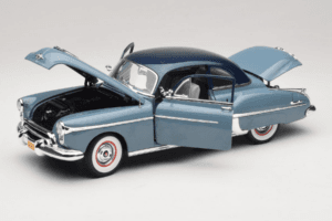 Oldsmobile 88 Azul Grease Auto World 1:18 AWSS103/06 Metal - imagen 2 de 8
