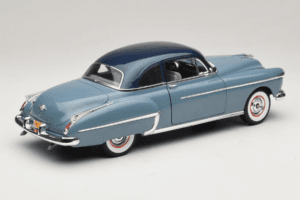 Oldsmobile 88 Azul Grease Auto World 1:18 AWSS103/06 Metal - imagen 3 de 8