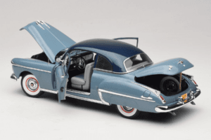 Oldsmobile 88 Azul Grease Auto World 1:18 AWSS103/06 Metal - imagen 5 de 8