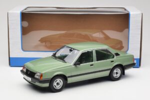 Opel Ascona C Metallic Light Green MCG 1:18 MCG18458 Metal - imagen 6 de 6