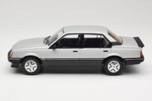 Opel Ascona C SR Plata MCG 1:18 MCG18460 Metal - imagen 3 de 6