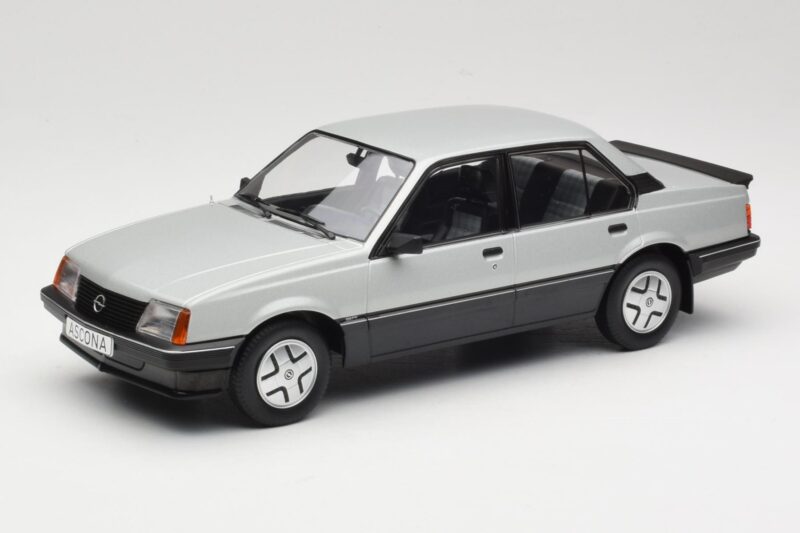 Opel Ascona C SR Plata MCG 1:18 MCG18460 Metal