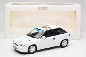Opel Astra F GSi Blanc Casablanca Norev 1:18 183673 Metal - imagen 6 de 6