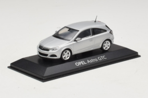Opel Astra H GTC Plata Minichamps 1:43 ASTRA003 Metal - imagen 2 de 4