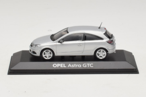 Opel Astra H GTC Plata Minichamps 1:43 ASTRA003 Metal