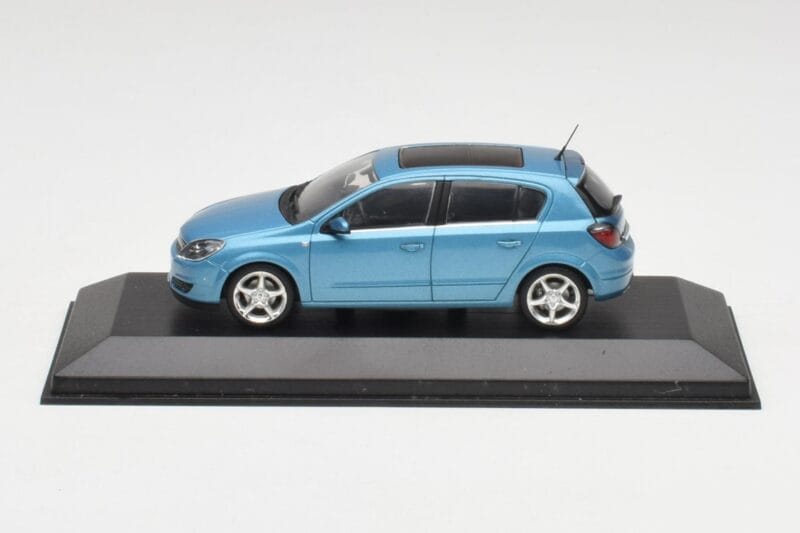 Opel Astra H Azul Claro Minichamps 1:43 400043001 Metal