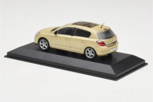 Opel Astra H Amarillo Metalizado Minichamps 1:43 403043003 Metal - imagen 3 de 4