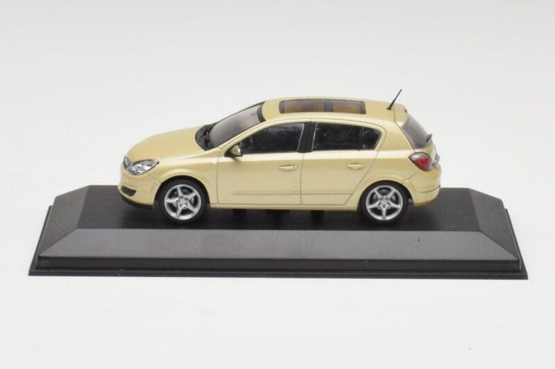 Opel Astra H Amarillo Metalizado Minichamps 1:43 403043003 Metal