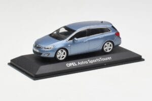 Opel Astra J Sports Tourer Blue Metallic Minichamps 1:43 400049012 Metal - imagen 2 de 4