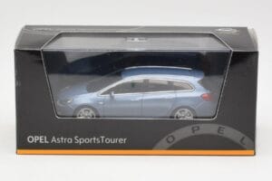 Opel Astra J Sports Tourer Blue Metallic Minichamps 1:43 400049012 Metal - imagen 4 de 4