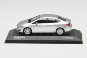 Opel Astra J Plata Minichamps 1:43 410042000 Metal