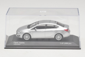 Opel Astra J Plata Minichamps 1:43 410042000 Metal - imagen 4 de 5