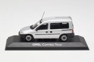 Opel Combo C Plata Minichamps 1:43 COMBO001 Metal