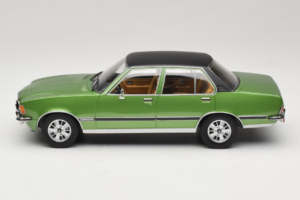 Opel Commodore B Verde MCG 1:18 MCG18565 Metal - imagen 3 de 6