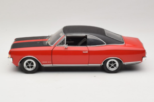 Opel Commodore GS/E Rojo Revell 1:18 8826 Metal - imagen 4 de 8