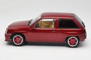 Opel Corsa A Custom Rojo MCG 1:18 MCG18433 Metal - imagen 3 de 6