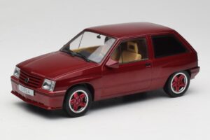 Opel Corsa A Custom Rojo MCG 1:18 MCG18433 Metal