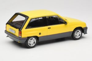Opel Corsa A SR Amarillo MCG 1:18 MCG18431 Metal - imagen 2 de 6