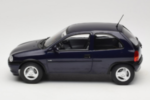 Opel Corsa B Dark Blue Metallic MCG 1:18 MCG18905 Metal - imagen 3 de 6
