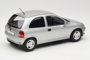 Opel Corsa B Grey Metallic MCG 1:18 MCG18515 Metal - imagen 2 de 6